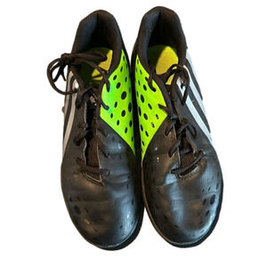 🌿Adidas kids / boys soccer turf shoes, size 4.5🌿